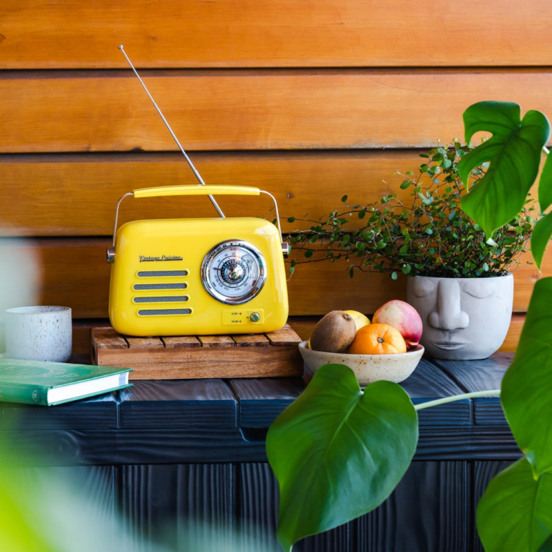 Кухонне радіо Vintage Cuisine у ретро стилі з металевою ручкою з Bluetooth та акумулятором Жовте (глянець)