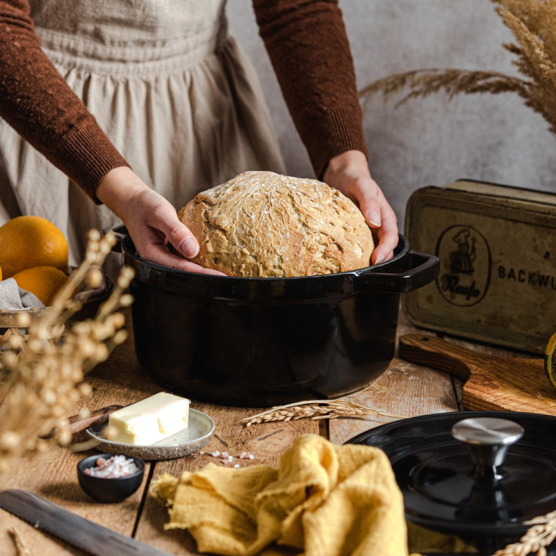 Ретро каструля Vintage Cuisine Чавунна з кришкою 4.3 л Чорна